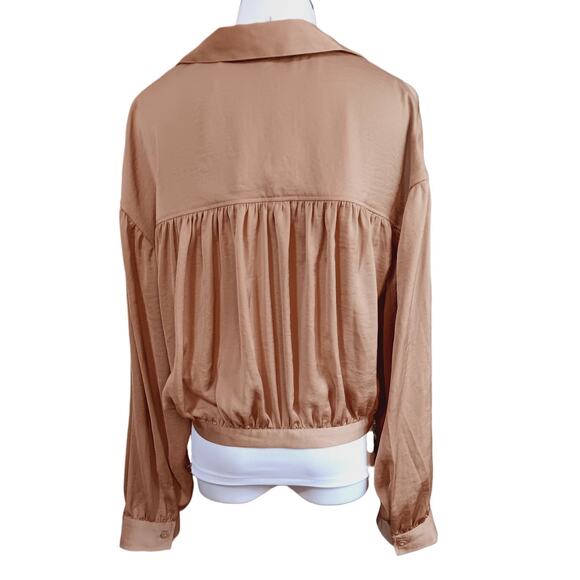 NEW EXPRESS Chic Blouse Top‎ Medium Beige Tan Tie Waist Peasant Coquette Neutral - Picture 2 of 8